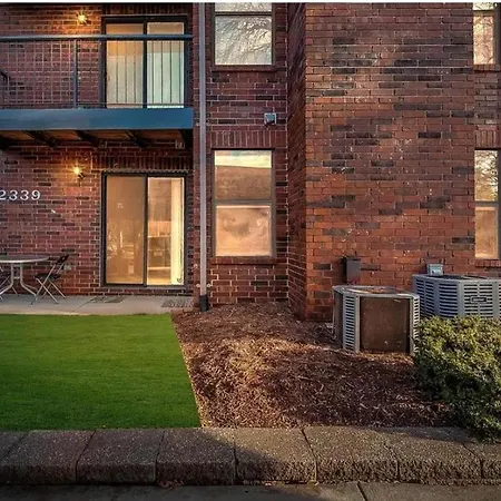 Property Near To Airport And Free Parking